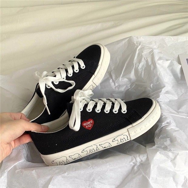 6:30PM Order Mã 103 Giày sneaker ulzzang dáng vans basic custom thêu trái tim đế trái tim nổi vẽ hình gấu