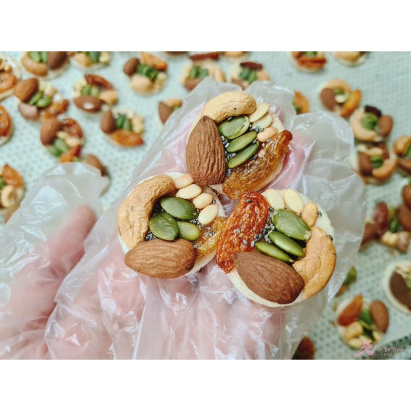 Bánh đồng tiền mix hạt Handmade Homemade Nuts mix
