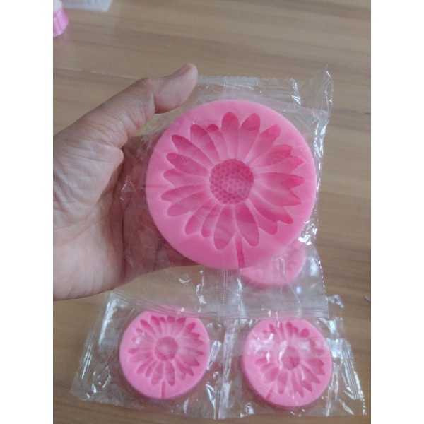 Khuôn silicon cúc họa mi 7cm