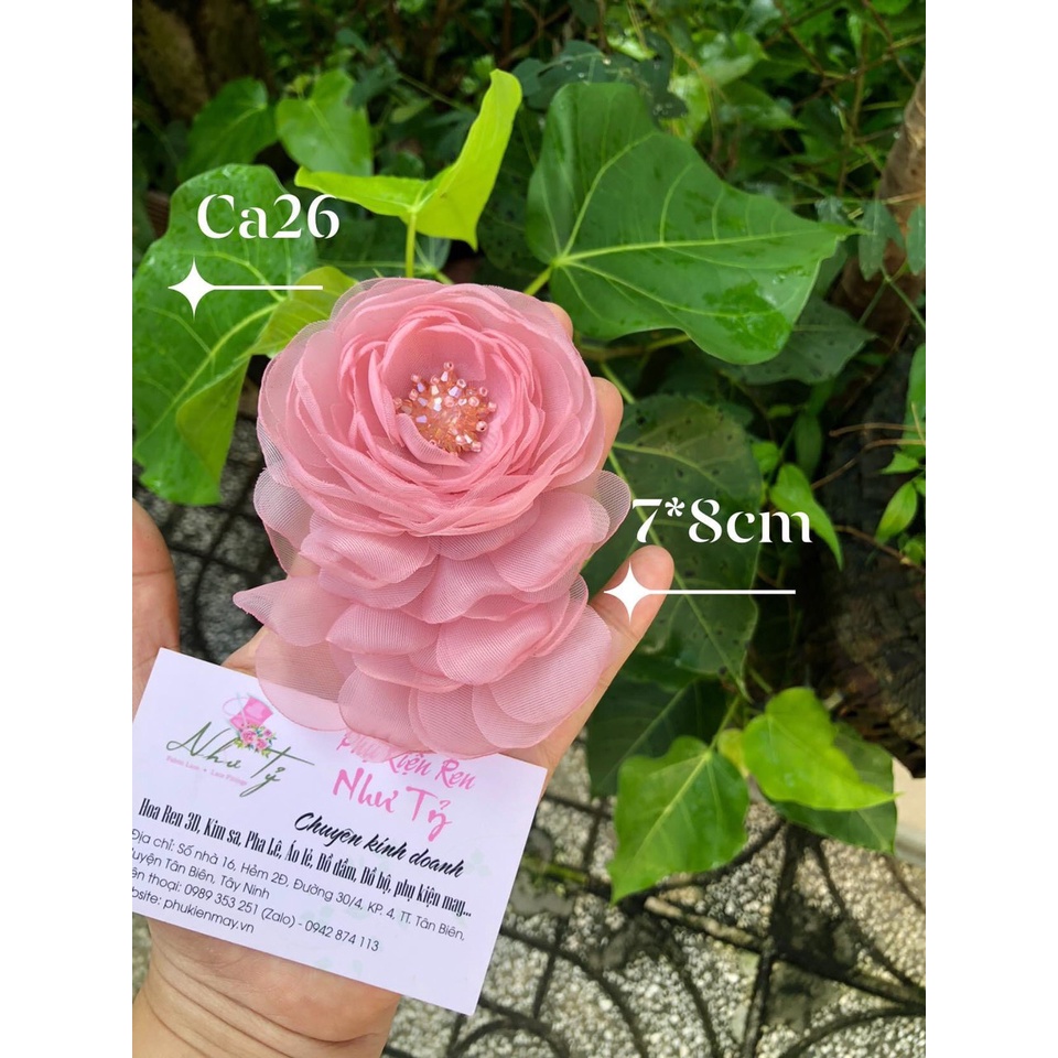 Hoa trà von cài áo nhiều lớp xinh xắn 8cm