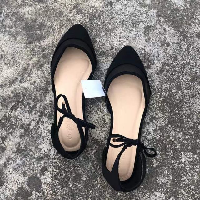 BỆT XUẤT THẮT NƠ ĐEN