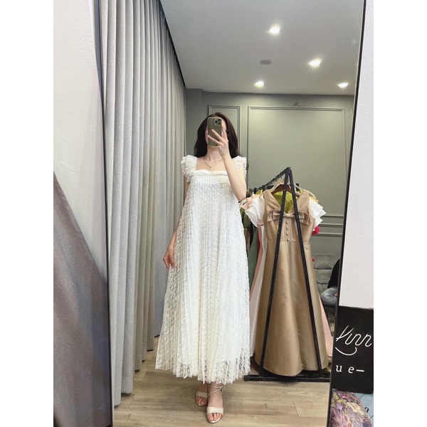 Đầm maxi nữ màu trắng hoạ tiết hoa cổ vuông tay cánh tiên