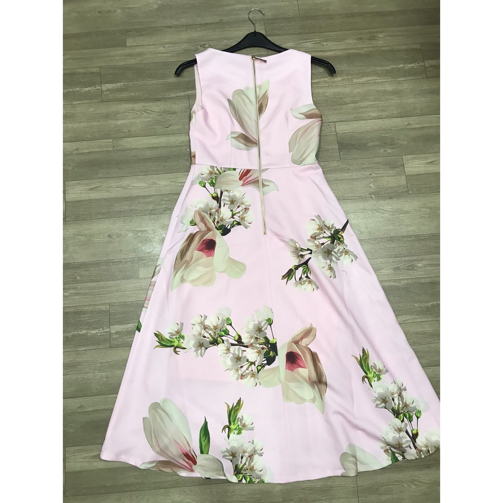 Đầm Ted hoa nền hồng vnxk