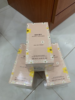 Nước hoa marc jacob daisy eau so fresh edt 125ml fullbox