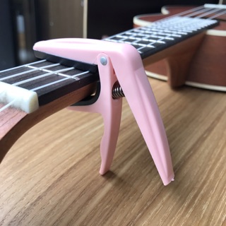 Capo kẹp đàn ukulele màu đen