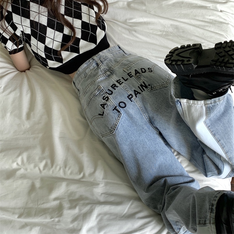 Quần Jean Ống Đứng Thêu Chữ Phối Màu Tương Phản Thời Trang