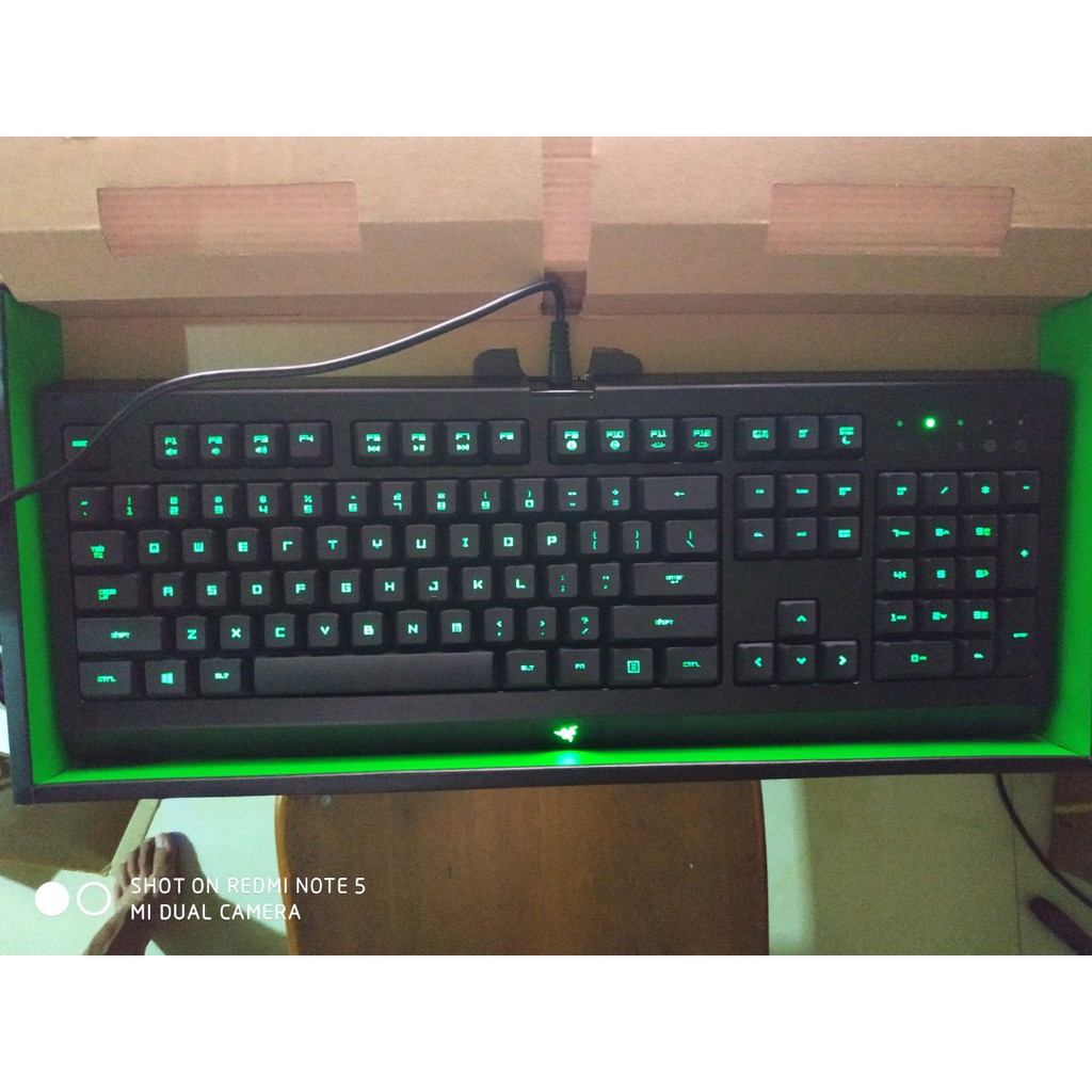 Razer Cynosa Chroma Pro keyboard specializes in pubg games with blue LEDs