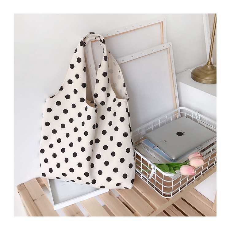 Túi đeo vai EnviroSax bằng vải canvas họa tiết chấm bi thân thiện với môi trường