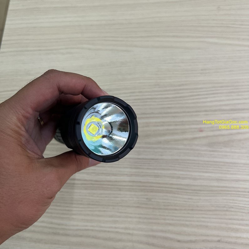 Đèn pin siêu sáng siêu khủng Convoy M3 pin to khỏe, bóng led XHP70.2 độ sáng cực mạnh 4300lm