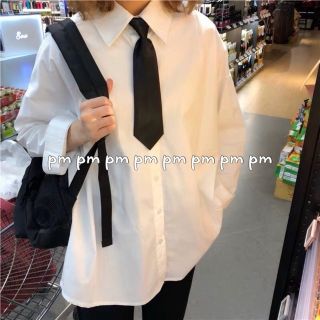 Áo sơ mi trắng dài tay kèm cà vạt