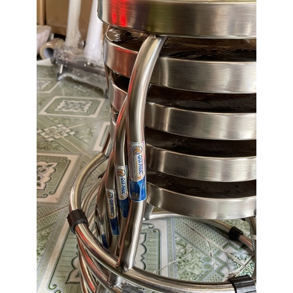 Ghế inox WIN phi 19 chân thấp có hình thấp phía sau