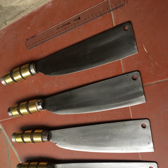 dao phay pha để thái chặt thịt gà