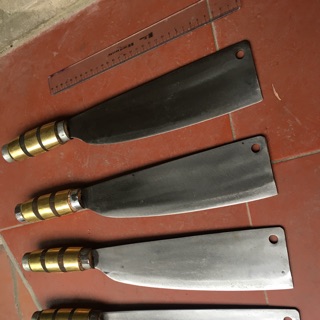 dao phay pha để thái chặt thịt gà