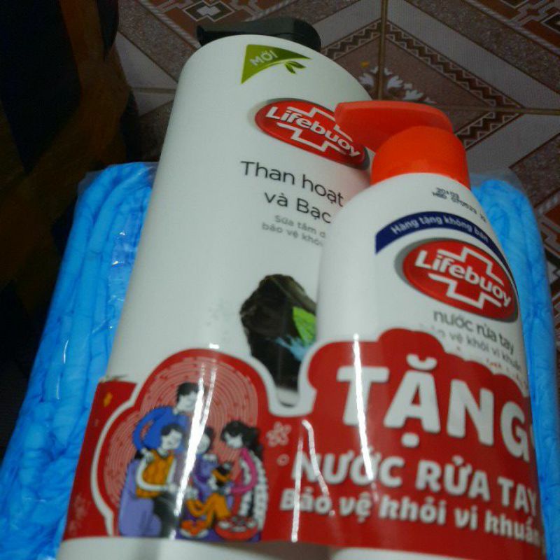Sữa tắm Lifebuoy Bảo Vệ Vượt Trội 850g tặng kèm sữa tắm than hoạt tính và bạc hà 200g | BigBuy360 - bigbuy360.vn