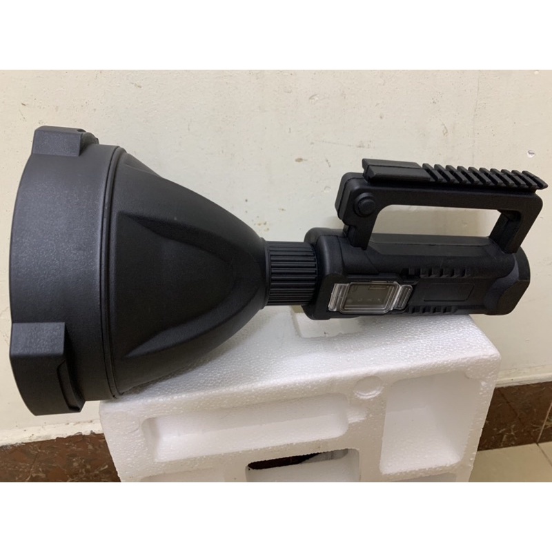 ĐÈN PIN SIÊU SÁNG W590 VÀ W591  SIÊU SỊN SOI XA 300M