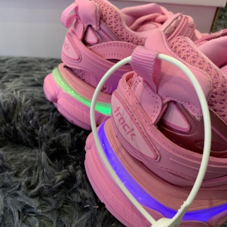 Giầy thể thao Balen Track LED pink