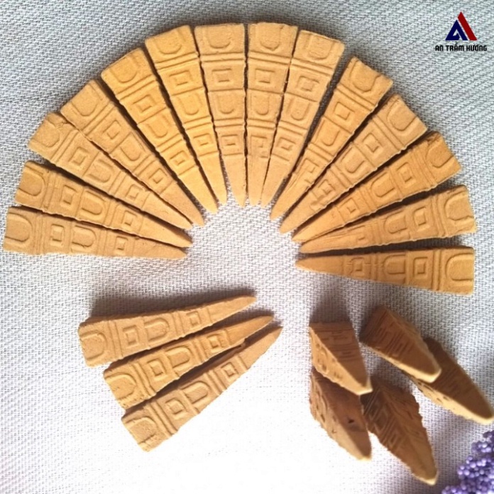 3 nụ Trầm Nụ Tháp - Trầm Nụ Việt Nam