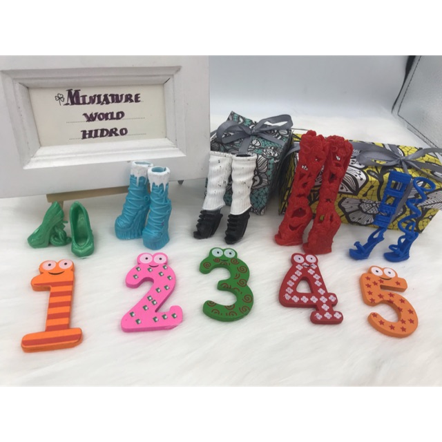 Giày búp bê monster high MH, Hasbro, bratz, eah ... chính hãng, còn rất rất mới.