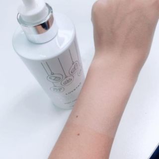 (Mẫu mới) Kem dưỡng trắng da Luvstar Body Tone Up Cream 300ml