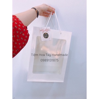 Túi giấy mặt kính đựng hoa  từ 3-11 bông tặng kèm thiệp (có ship hỏa tốc 2h)