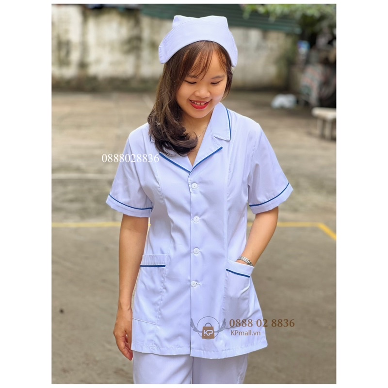 Bộ quần áo blouse trắng viền xanh với túi chéo nhẹ nữ tính cho điều dưỡng, y tá, dược sỹ, thẩm mỹ viện, spa