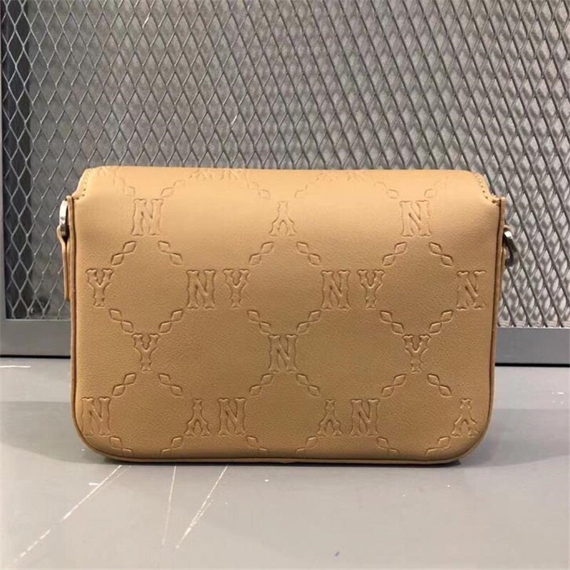 Túi Đeo Chéo M.L.B Hoạ Tiết Dập Nổi Hình Kim Cương Limited Cá Tính Siêu Đẹp