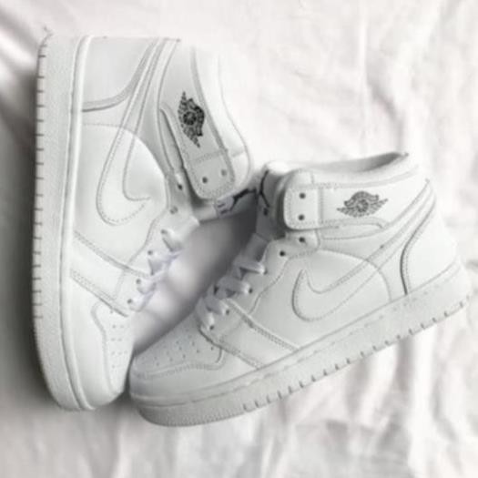 Giày thể thao J0RDAN Trắng cao cổ - SIÊU CHẤT HÀNG ĐẸP HOT HIT 2021 | BigBuy360 - bigbuy360.vn