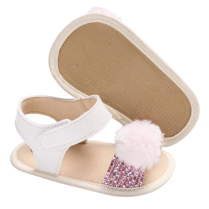 Giày sandals đính bóng lông xinh xắn cho bé