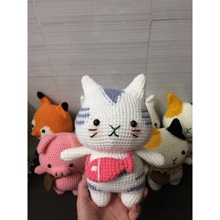 Mèo sọc xám móc len