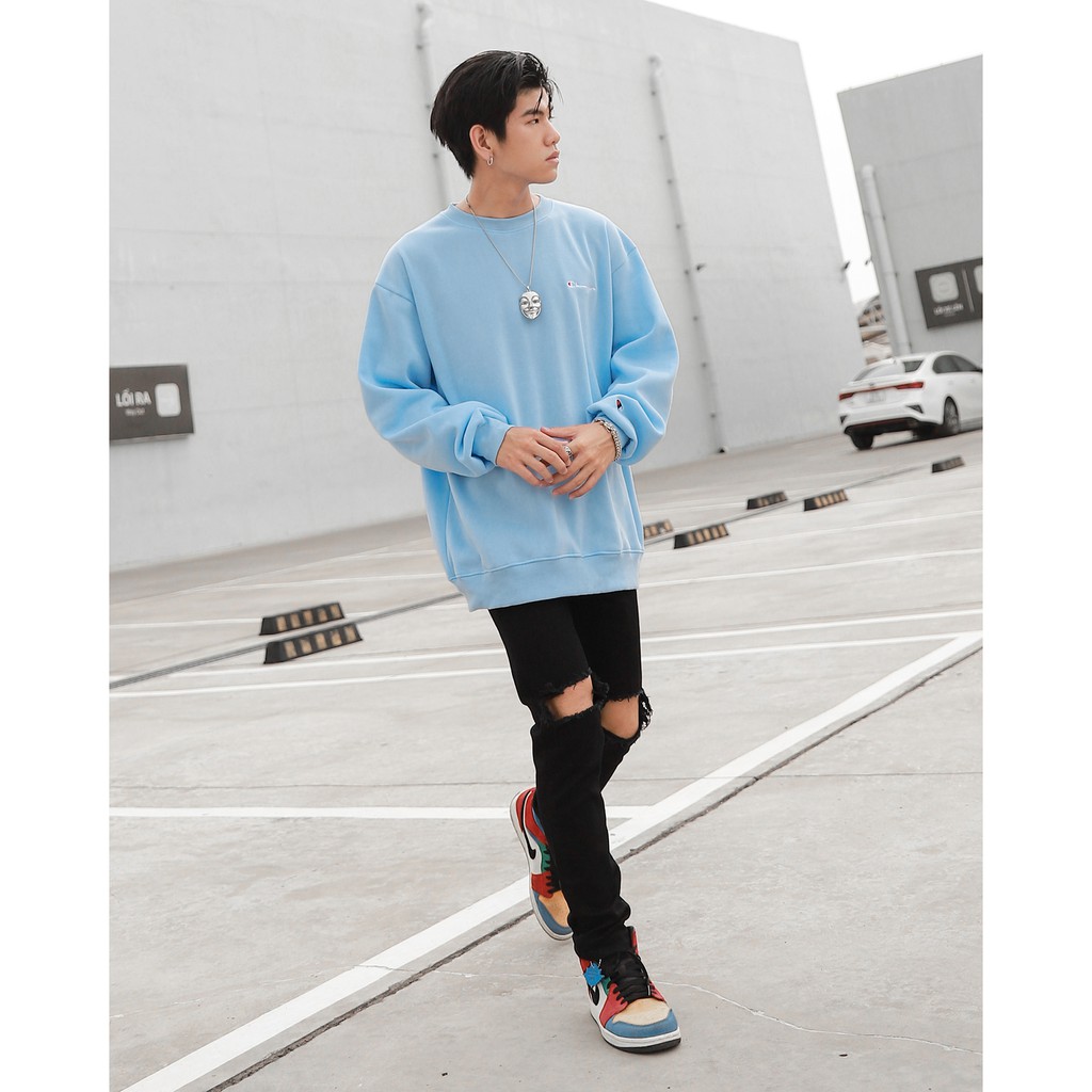 Áo Tay Dài Sweater Champion Chữ Thêu Màu Xanh Dương