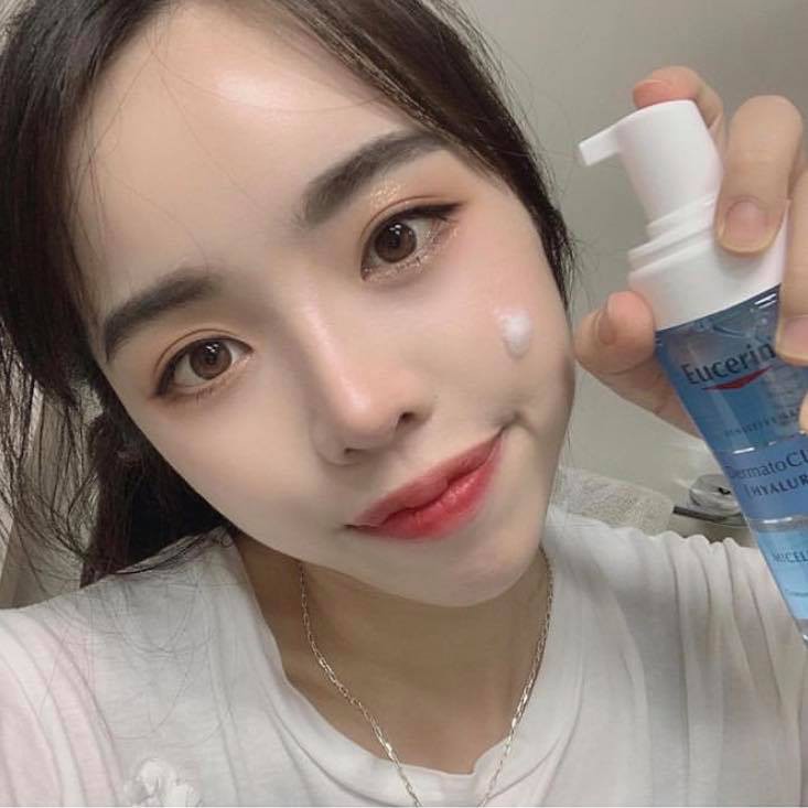 Bọt Tẩy Trang Eucerin DermatoCLEAN Hyaluron Micellar Foam