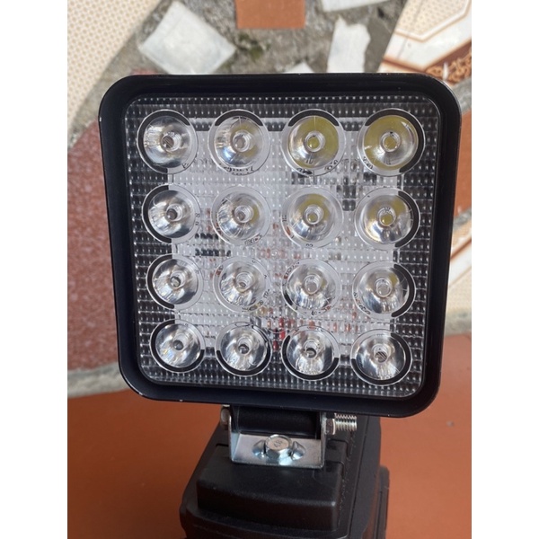 Đèn pin led makita, đèn pha led dùng pin makita 14.4-21V thiết kế bi cầu chiếu xa