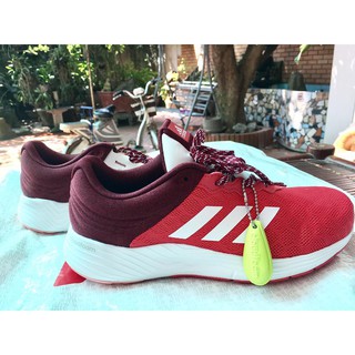 Giày Adidas xách tay mua trực tiếp tại store cho nữ