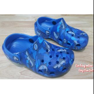 Dép sục Classic hình cá mập