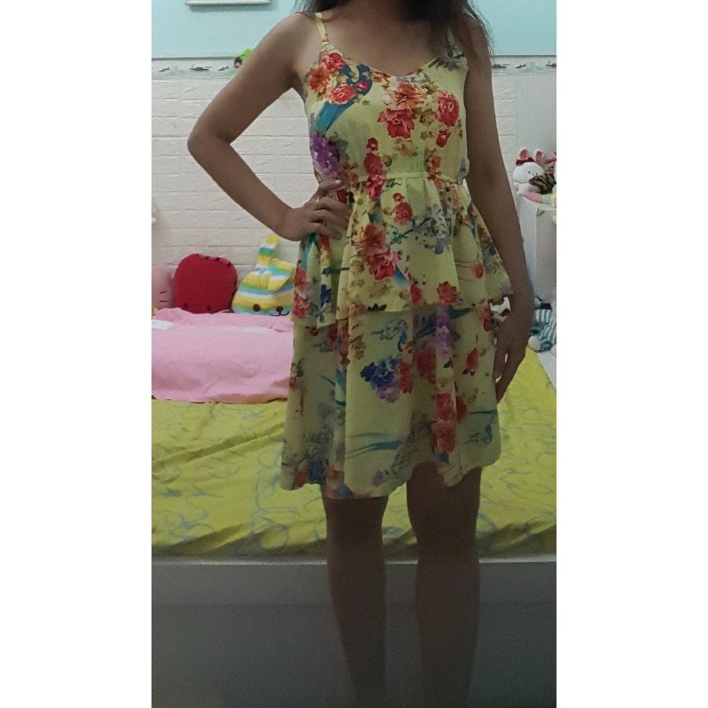 Thanh lý đầm hoa 2 dây size S tầng
