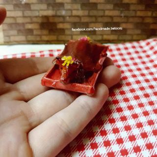 Đồ chơi miniature 1:12_ Heo quay cúng