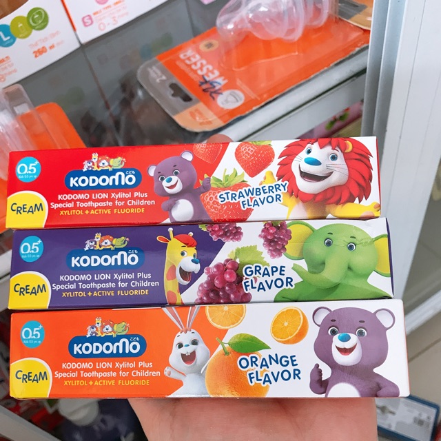kem đánh răng KODOMO cho bé
