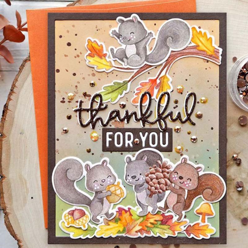 Khuôn Cắt Giấy Làm Từ Kim Loại Hình Quả Thông Trang Trí Scrapbook