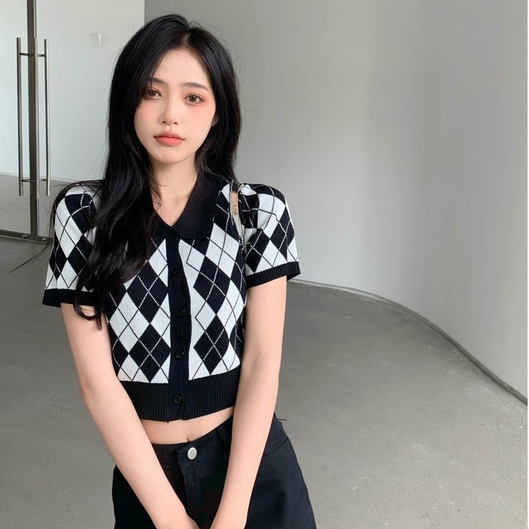 QADCOL Áo sweater nữ dệt kim cổ polo tay ngắn họa tiết sọc caro trẻ trung