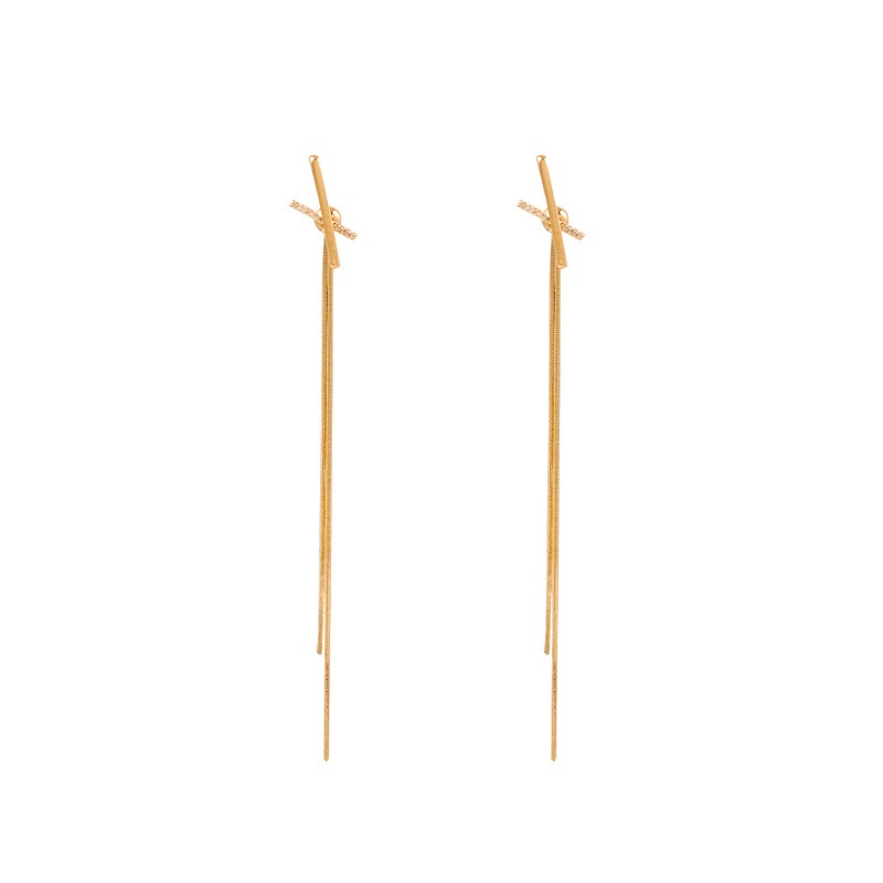 Khuyên Tai Kim Loại Dáng Dài Phối Tua Rua Phong Cách Hàn Quốc