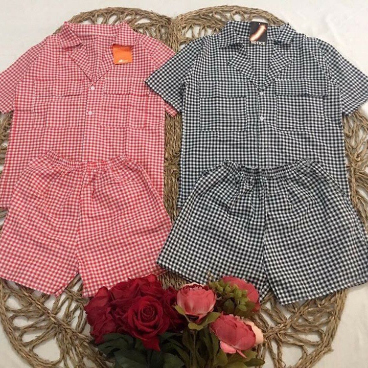 SET ĐỒ ÁO SƠ MI CỔ VEST MIX QUẦN ĐÙI CARO ĐEN ĐỎ ULZZANG