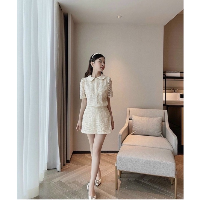 Set áo crop tiểu thư phối ren hoa, chân váy kem
