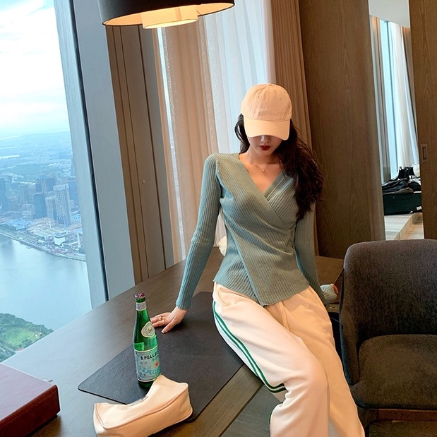 Áo dệt kim IELGY tay dài cổ chữ V dáng ôm phong cách phương Tây thời trang cho nữ