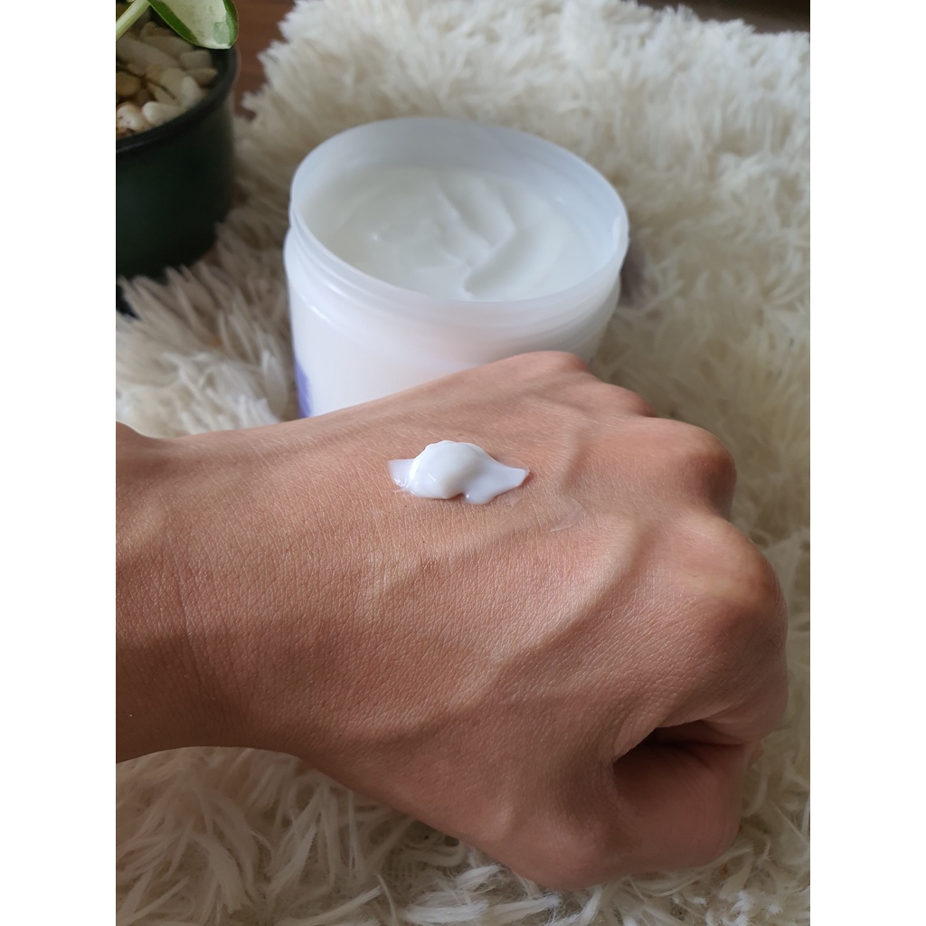 Kem Dưỡng Ẩm Trắng Sáng Da Toàn Thân Chiết Xuất Ý Dĩ Nhật Bản Reihaku Hatomugi Milky Cream 300g