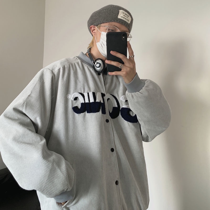 Áo khoác bóng chày vải nhung kẻ dáng rộng in họa tiết chữ phong cách retro cá tính