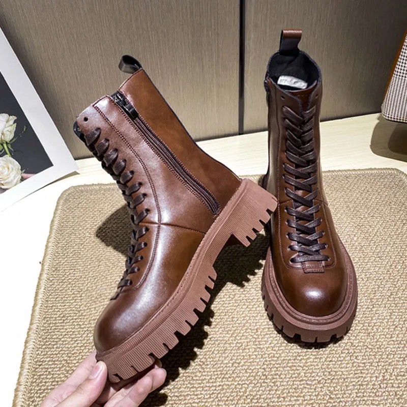 Boots ulzzang chiến binh đế cao màu da nâu đầu mũi đen có khoá bên cạnh