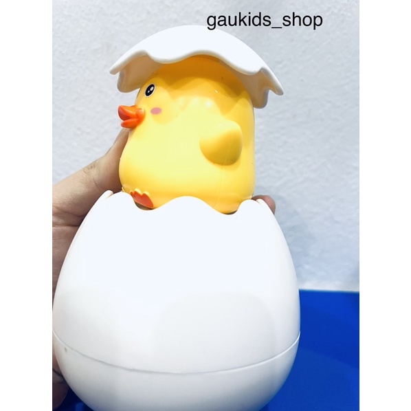 Đồ Chơi Bồn Tắm Trứng Nở Vịt ( Chim Cánh Cụt)  Thả Bồn Tắm Phun Nước Cho Bé