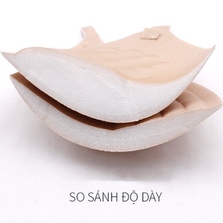 Áo sò dán ngực mút bàn tay