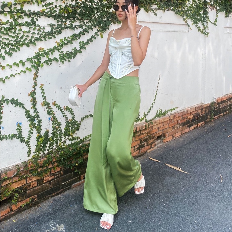 Quần Lụa Satin Loe Nhẹ & Vạt  Dài