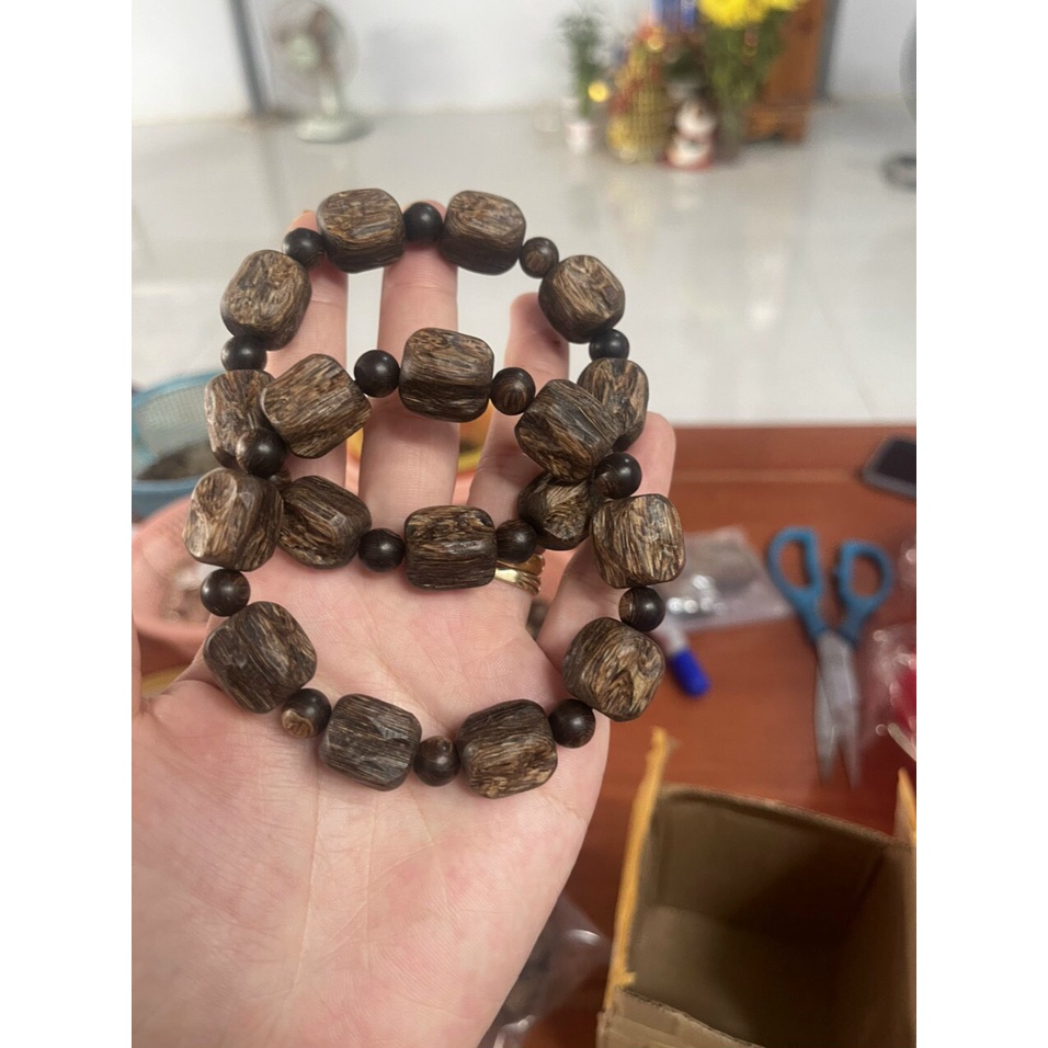 Vòng Trầm Hương phong thủy - Trầm Hương sánh chìm - Thơm Vĩnh viễn